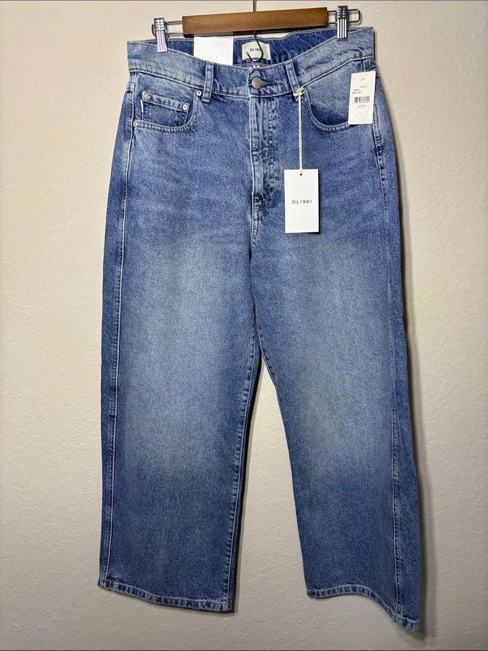 DL1961 Taylor Relaxed Barrel Ultra High Rise Jeans in Salt Lake Colorway Size 28